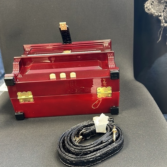 Classic Fashion Burgundy Piano Design Handbag - Picture 4 of 7